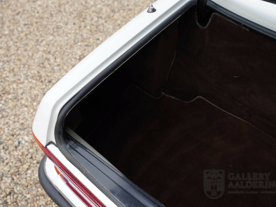 Image 42/50 of Mercedes-Benz 280 SL (1981)