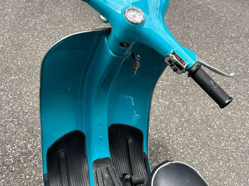 Immagine 8/8 di Piaggio Vespa 50 R (1971)