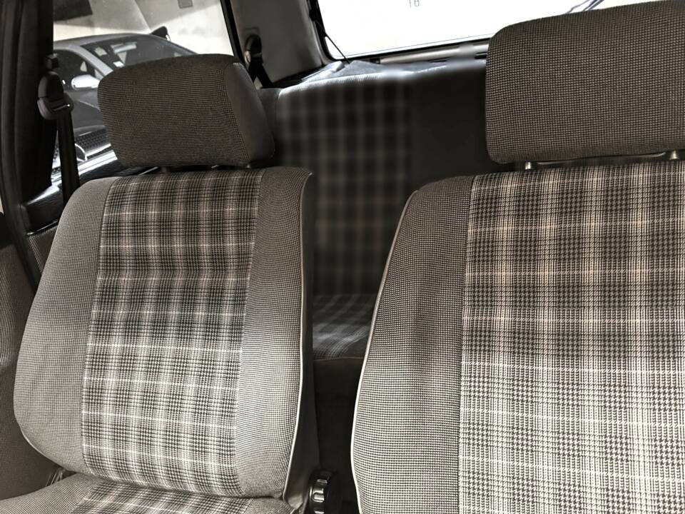 Image 10/22 of Volkswagen Golf Mk II 1.3 (1987)