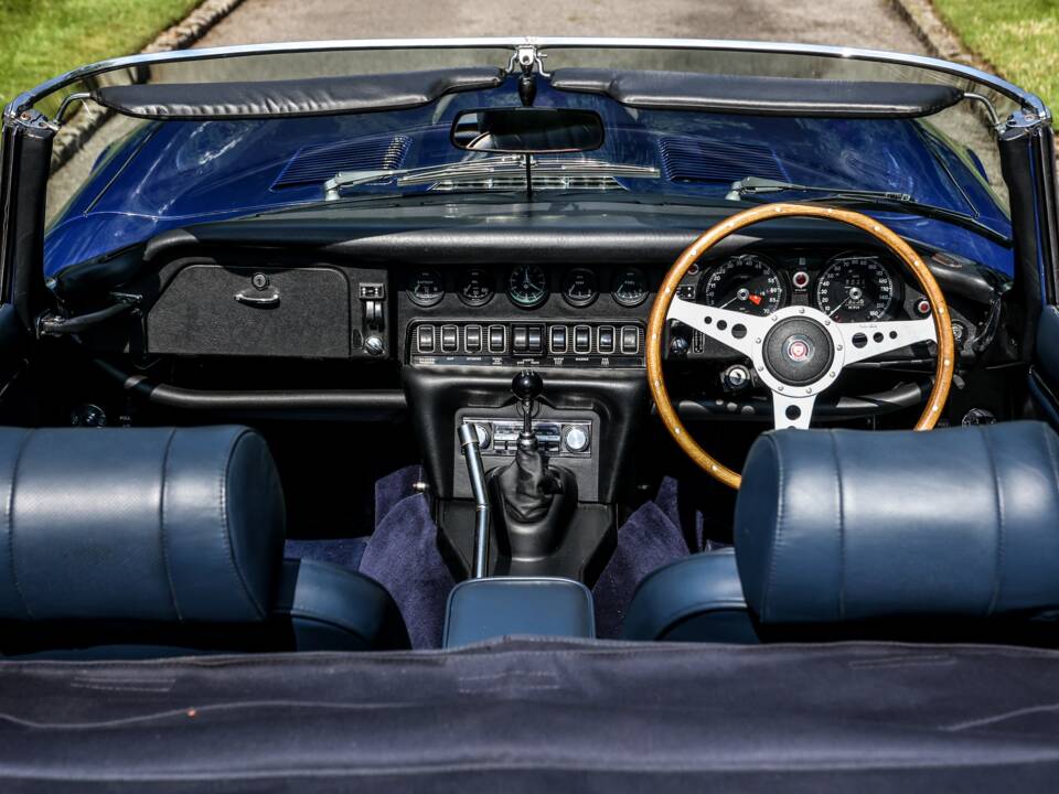 Image 30/43 de Jaguar Type E V12 (1974)