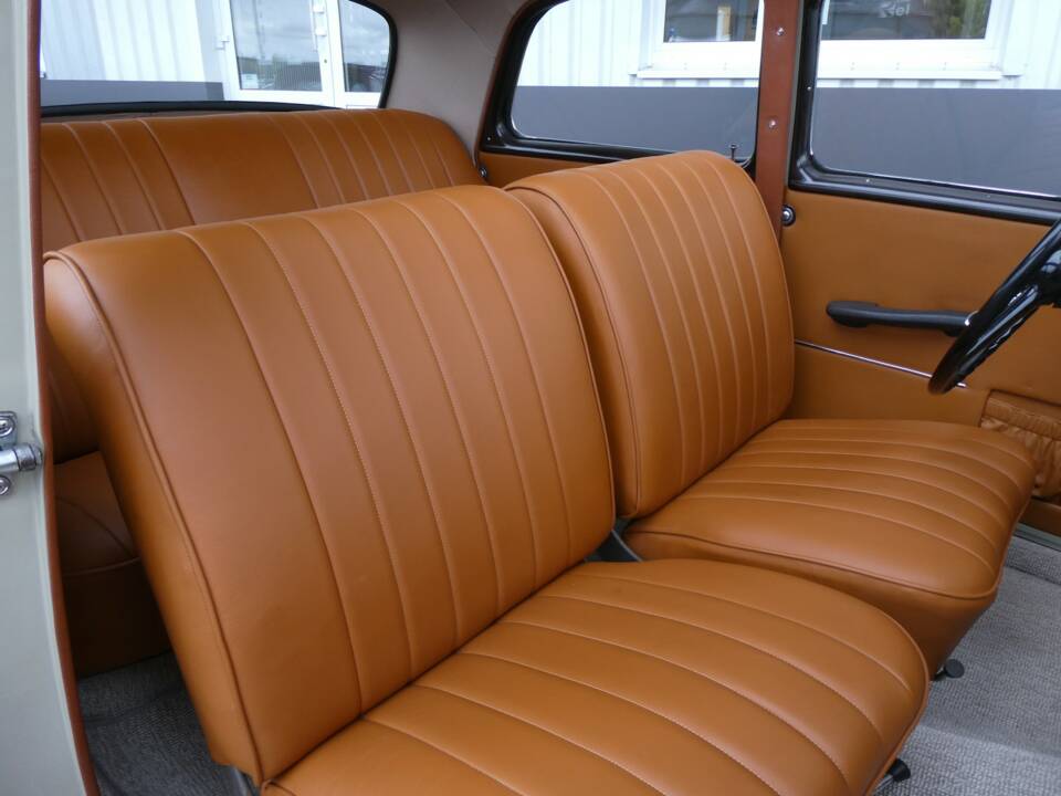 Image 13/25 of Mercedes-Benz 219 (1956)