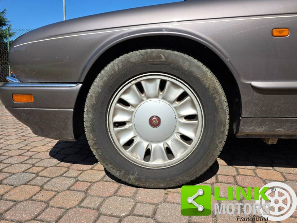 Bild 8/10 von Daimler Six (1995)