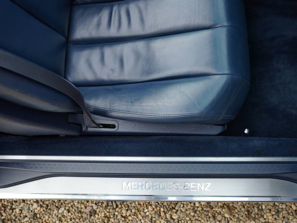 Image 48/50 de Mercedes-Benz 300 SL (1991)