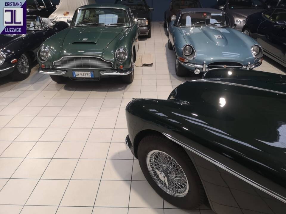 Image 20/58 of Aston Martin DB 2&#x2F;4 Mk II (1957)