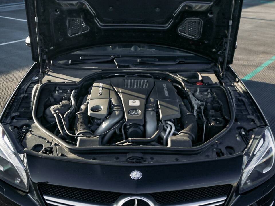 Image 5/33 de Mercedes-Benz SL 63 AMG (2012)
