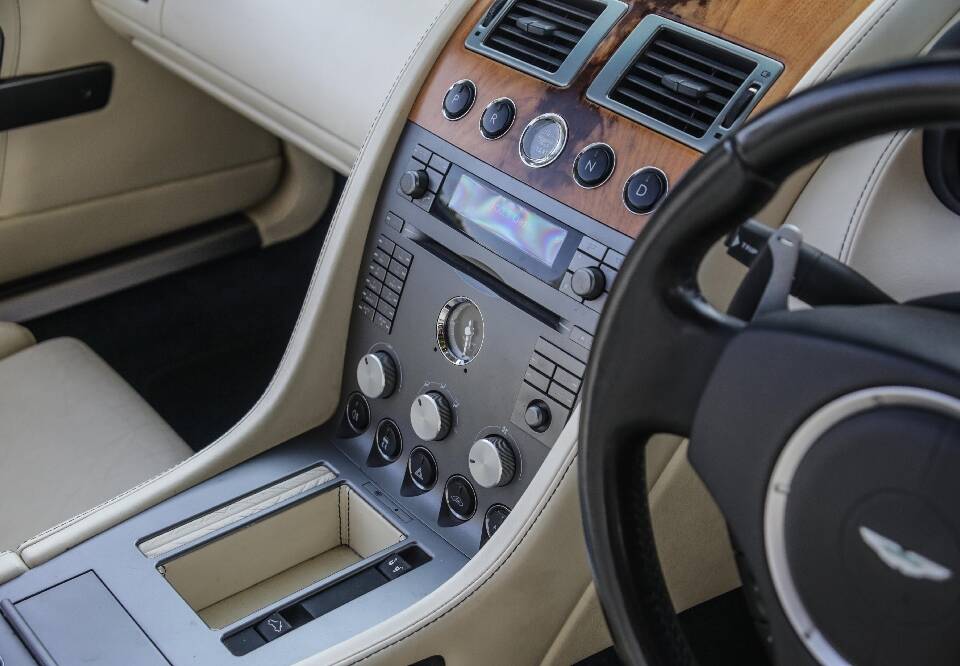 Bild 11/30 von Aston Martin DB 9 Volante (2006)