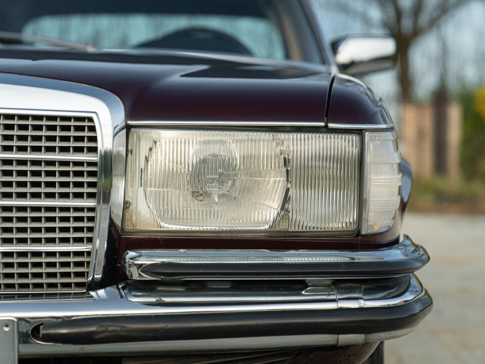 Image 24/50 of Mercedes-Benz 280 SE (1973)