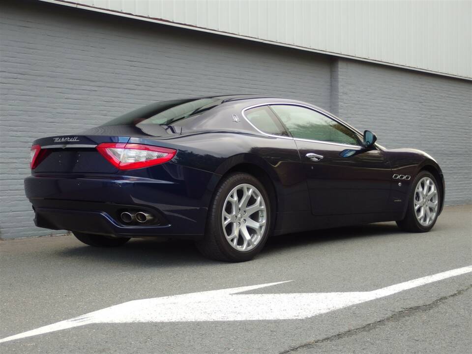 Image 4/99 of Maserati GranTurismo 4.2 (2008)