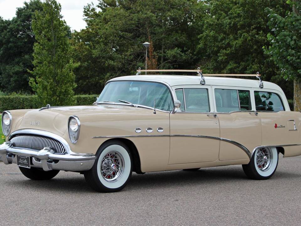 Image 2/29 of Buick 60 Century (1954)