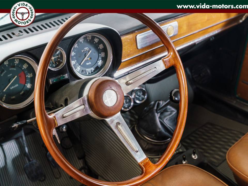 Bild 24/40 von Alfa Romeo Giulia Super 1.3 (1974)