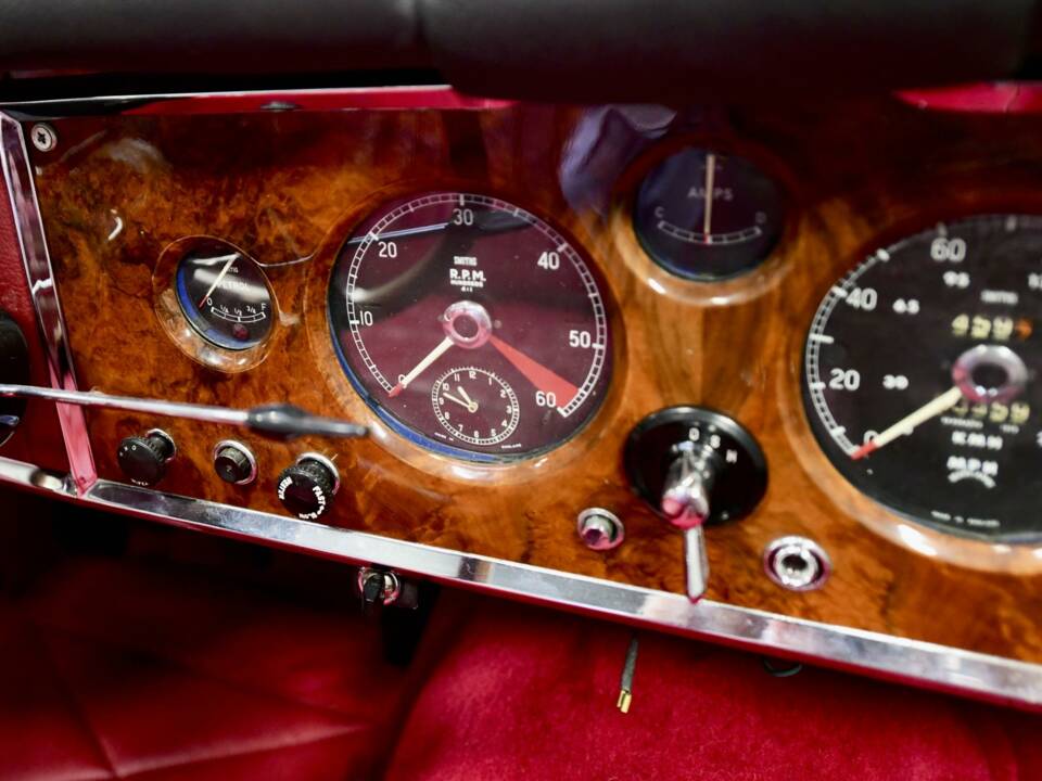 Image 29/46 of Jaguar XK 150 3.4 S OTS (1958)