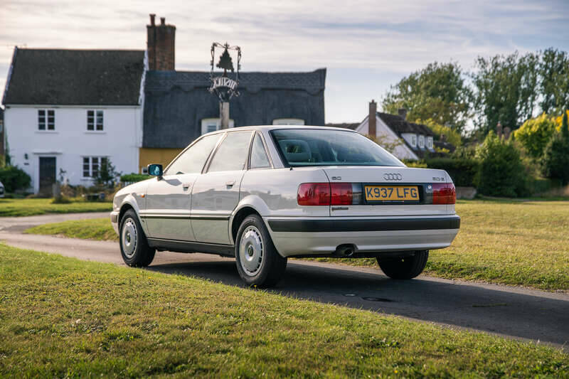 Image 18/50 of Audi 80 - 2.0 E (1993)