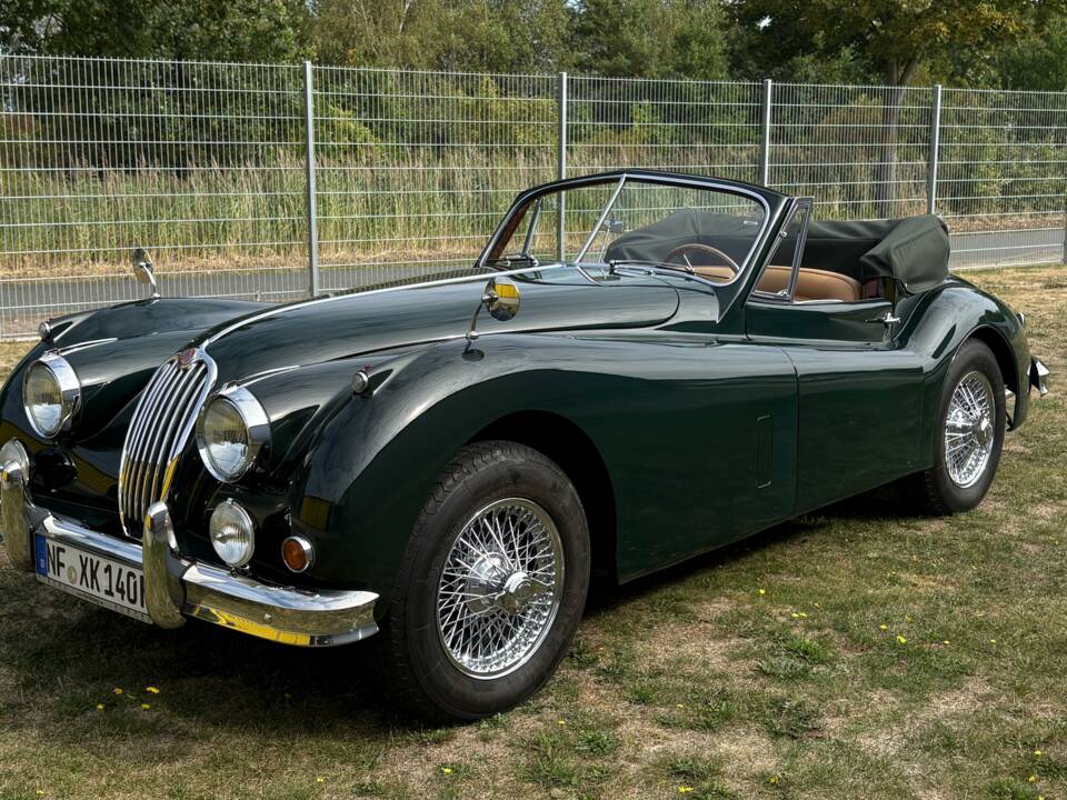Immagine 2/24 di Jaguar XK 140 SE DHC (1955)
