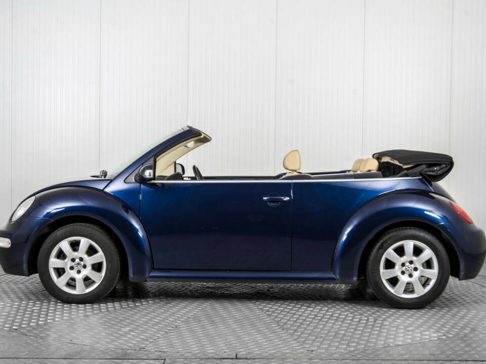 Immagine 9/50 di Volkswagen New Beetle 1.6 (2004)
