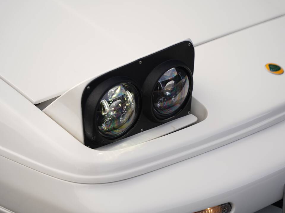 Image 35/50 of Lotus Esprit S4 (1994)