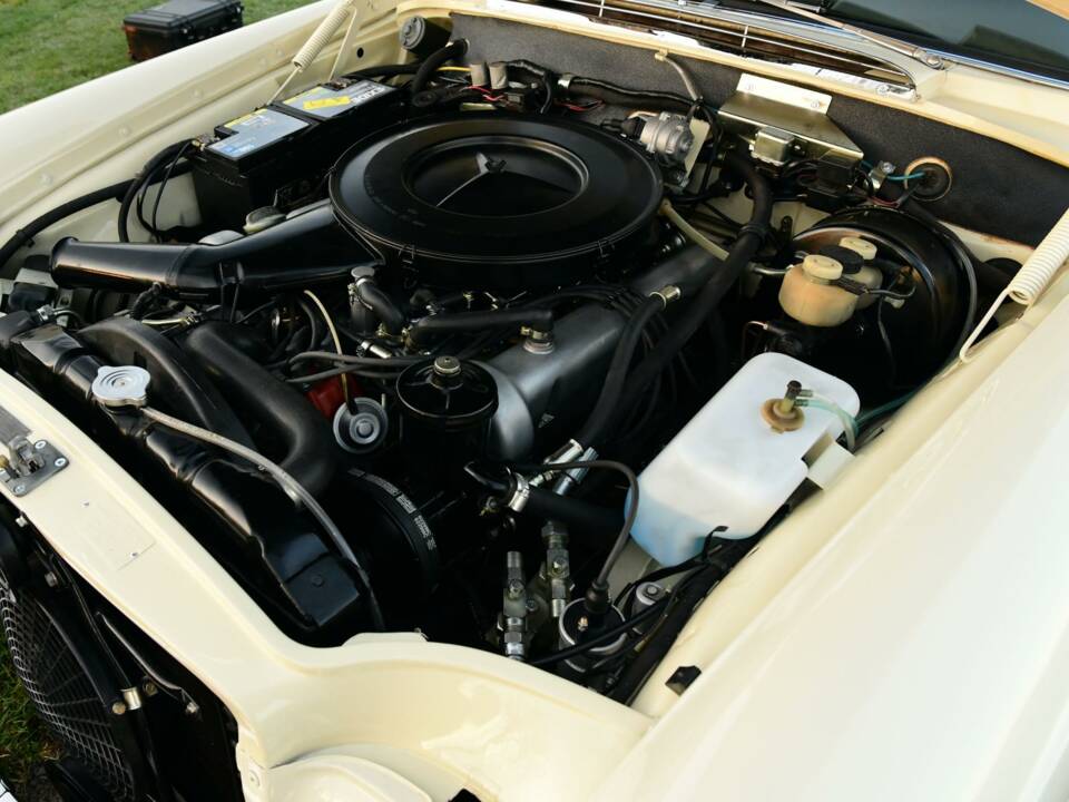 Image 25/50 of Mercedes-Benz 280 SE 3,5 (1971)