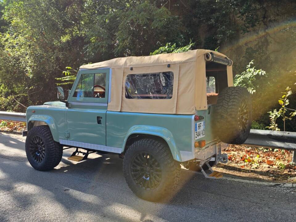 Image 43/72 of Land Rover 90 (1987)