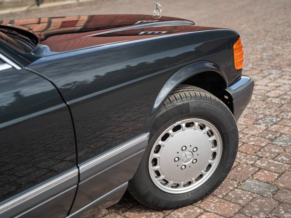 Image 2/91 of Mercedes-Benz 560 SEL (1990)