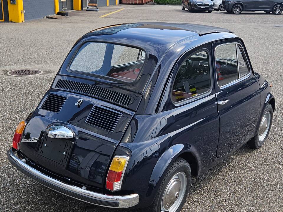 Image 8/19 of FIAT 500 L (1971)