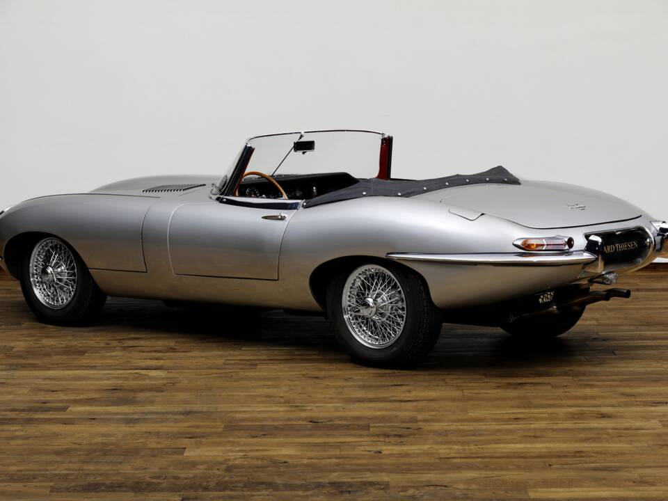 Afbeelding 5/27 van Jaguar E-Type 4.2 (1966)