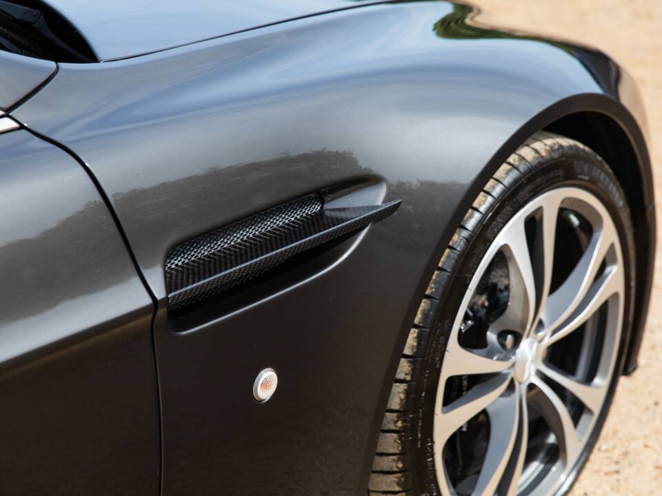 Bild 21/84 von Aston Martin V12 Vantage (2010)