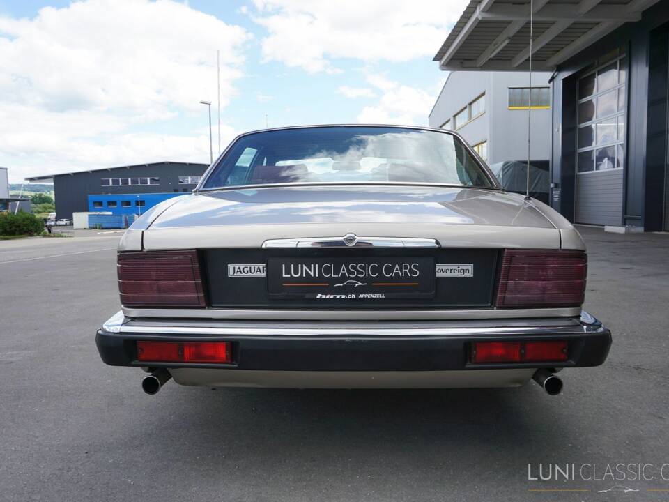 Image 8/61 de Jaguar Sovereign 3.6 (1987)