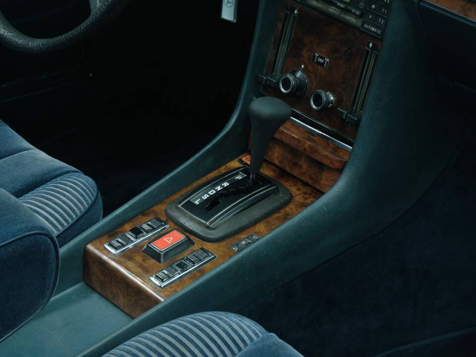 Image 34/50 de Mercedes-Benz 500 SLC (1981)
