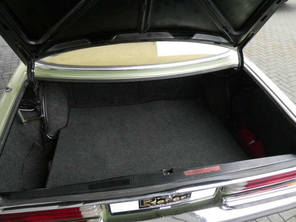 Immagine 16/21 di Mercedes-Benz 350 SE (1977)