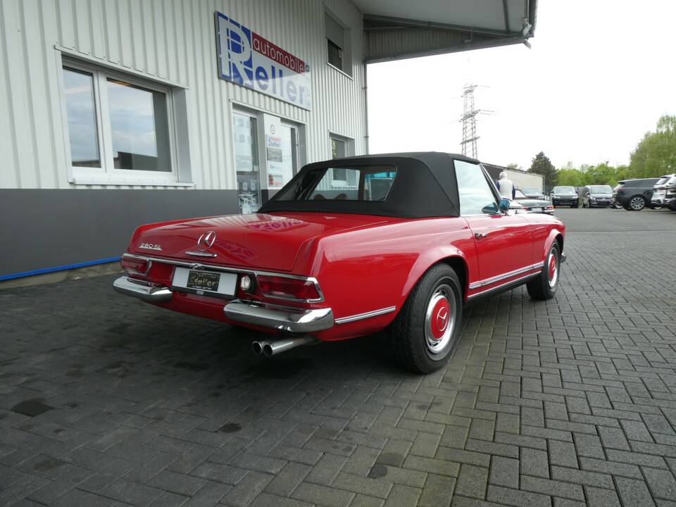 Image 4/27 of Mercedes-Benz 280 SL (1969)