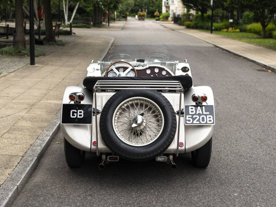 Image 6/33 of Suffolk SS 100 (2018)
