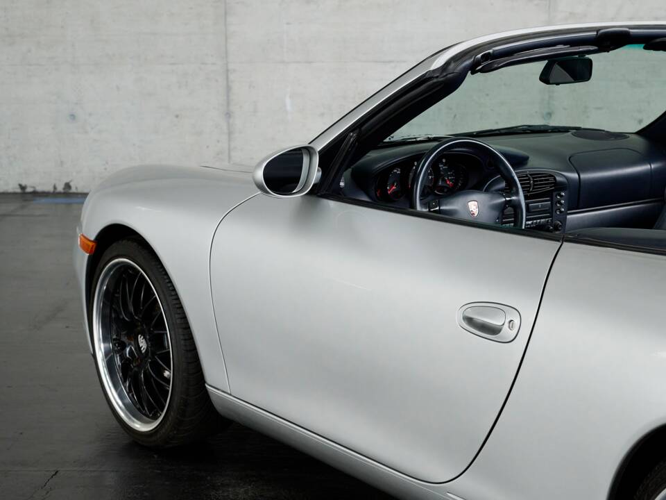 Afbeelding 21/50 van Porsche 911 Carrera (2000)