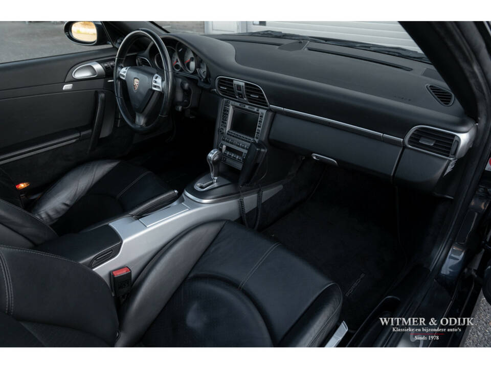Image 18/34 of Porsche 911 Carrera S (2005)