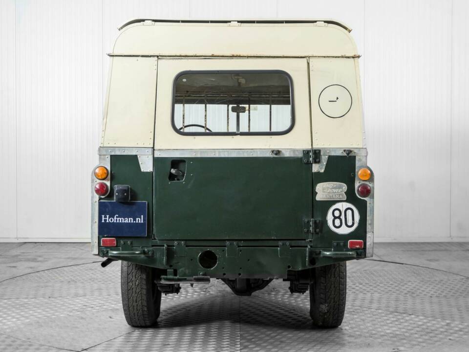 Image 13/50 of Land Rover 109 (1978)