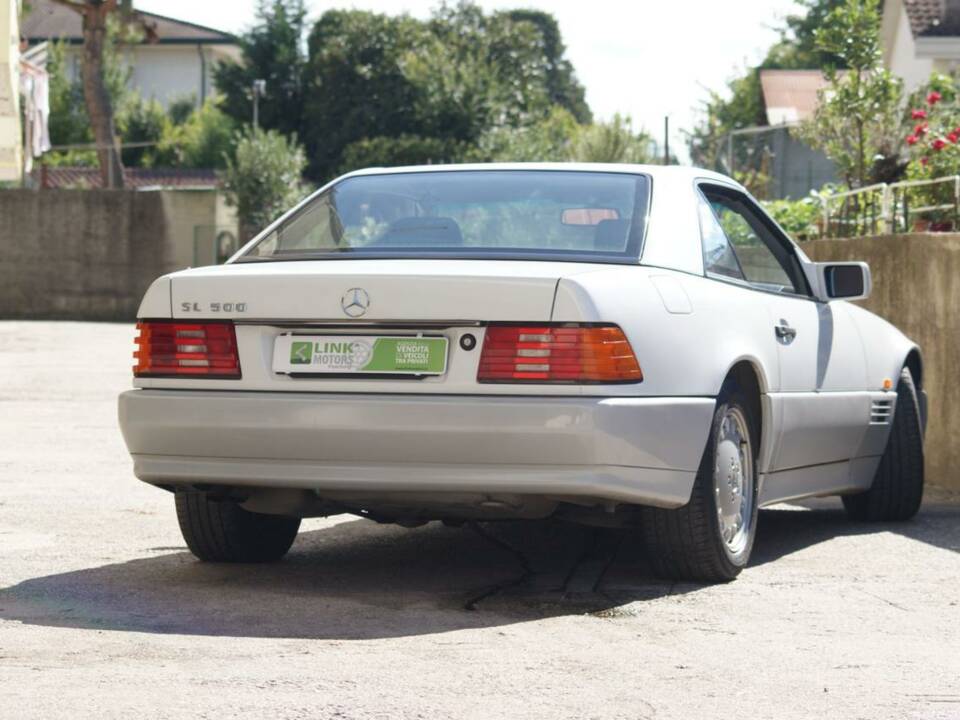 Image 43/50 of Mercedes-Benz 300 SL-24 (1989)