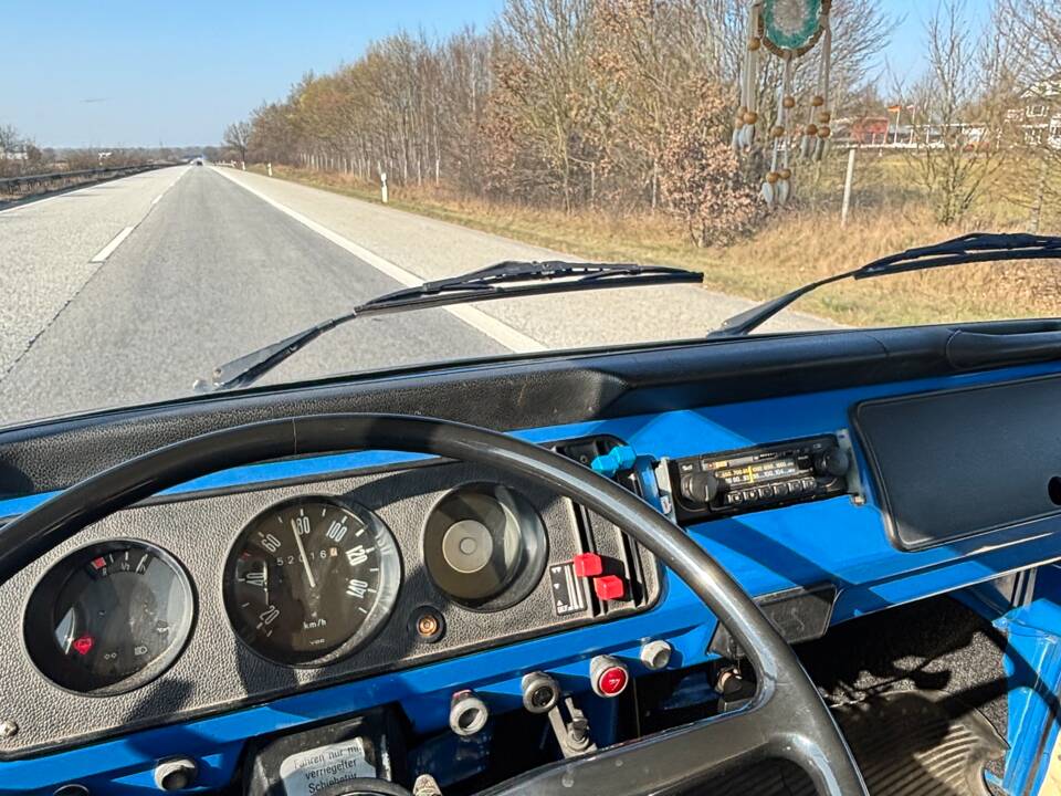 Image 5/9 of Volkswagen T2 a&#x2F;b (1972)
