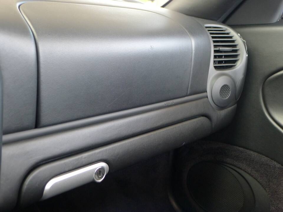 Image 9/41 of Porsche 911 Carrera 4S (2004)