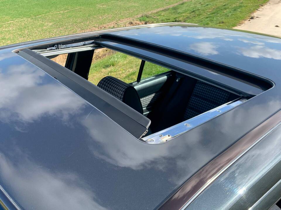 Image 5/5 of Mercedes-Benz 190 E 2.6 (1990)