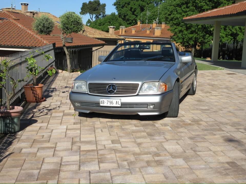 Image 3/39 of Mercedes-Benz SL 320 (1994)