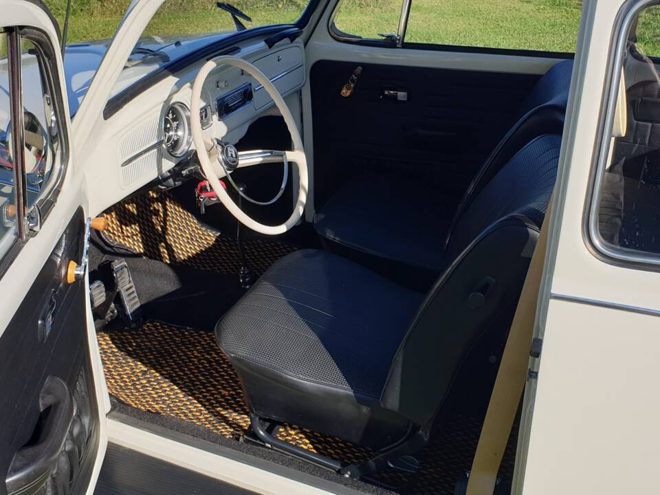 Image 7/10 of Volkswagen Beetle 1300 (1967)