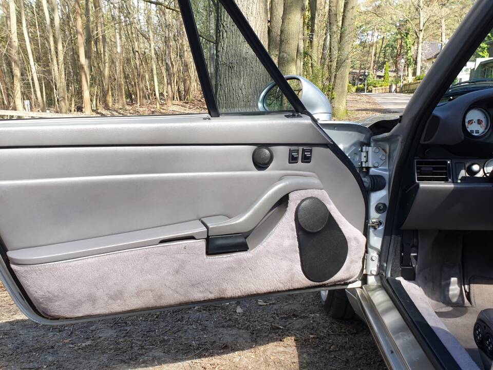 Image 63/116 of Porsche 911 Carrera (1997)