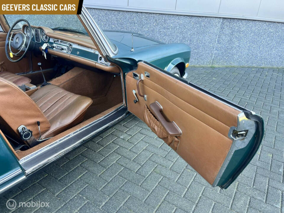 Image 33/44 of Mercedes-Benz 280 SL (1970)