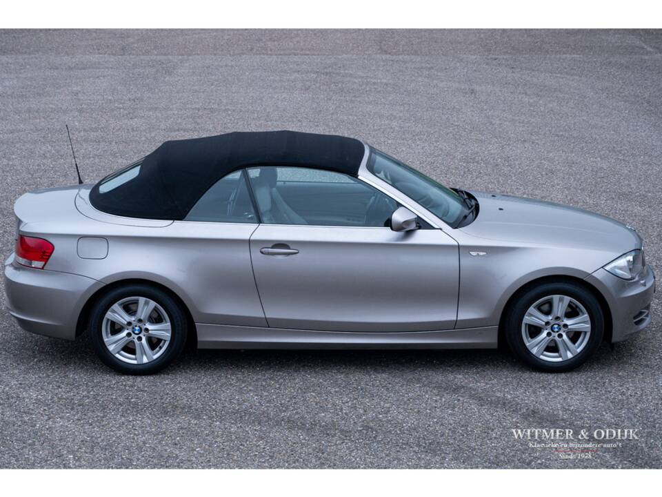 Image 16/33 de BMW 118i (2010)