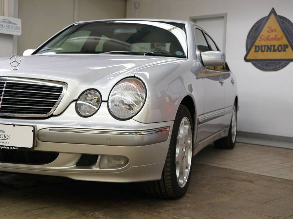 Bild 6/38 von Mercedes-Benz E 200 Kompressor (2001)