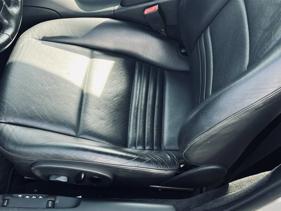 Image 11/39 of Porsche 911 Carrera 4S (2002)