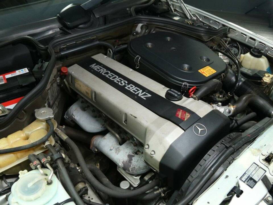 Bild 41/50 von Mercedes-Benz 300 E-24 (1992)