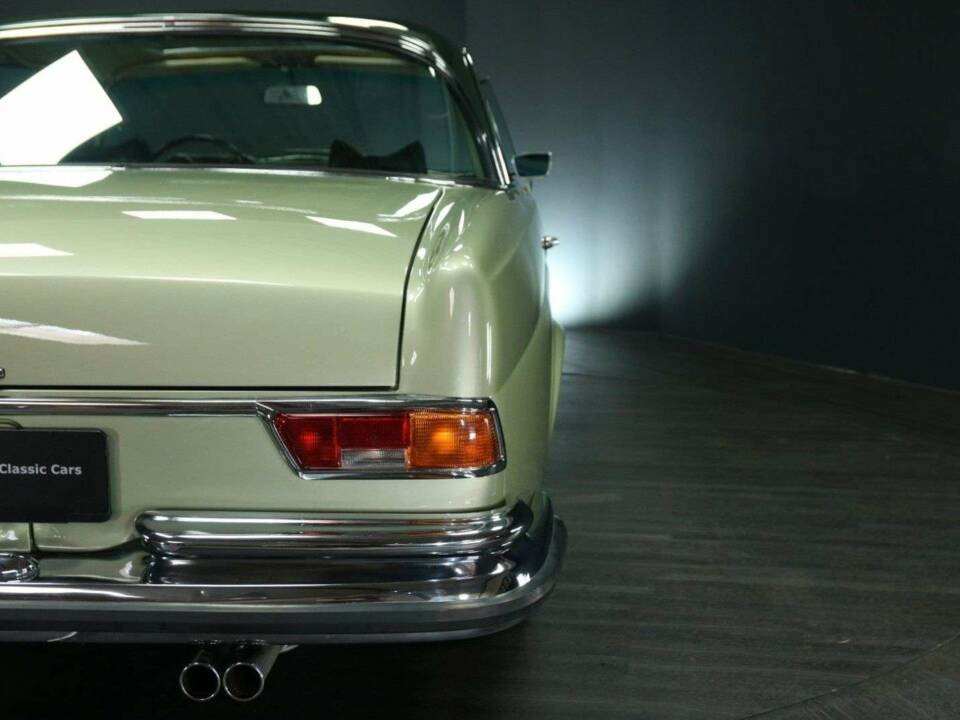 Image 38/49 of Mercedes-Benz 280 SE (1970)