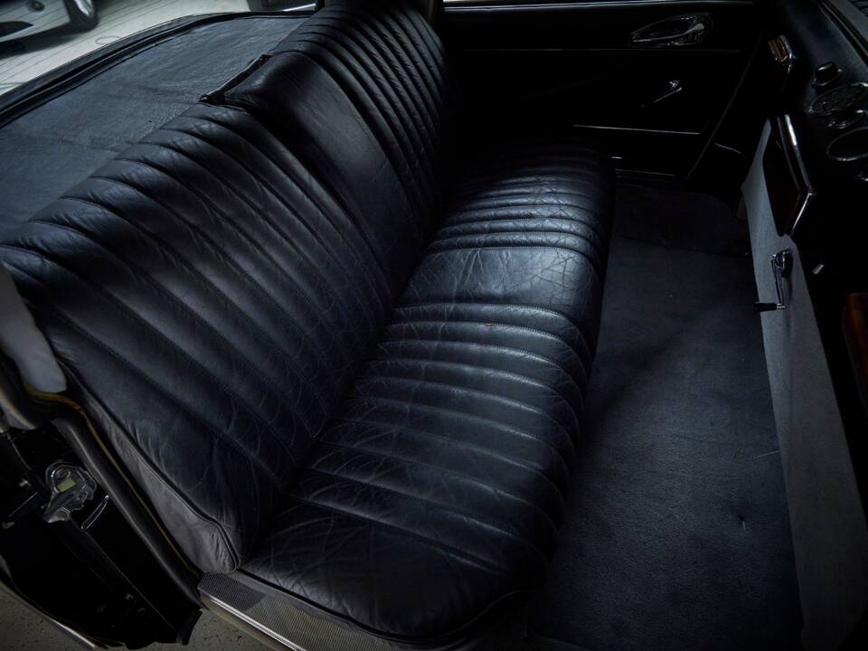 Image 32/97 of Citroën DS 20 Chapron (1972)