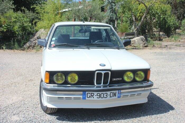 Image 2/7 of BMW 320 (1982)