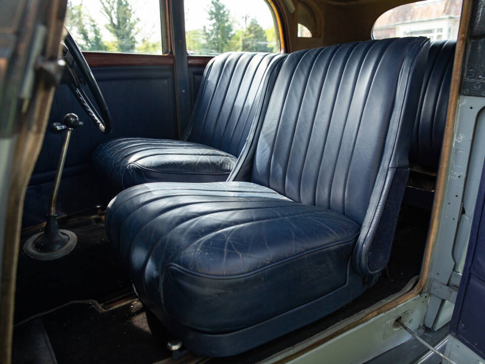 Image 11/44 of Alvis 4.3 Liter Saloon (1938)