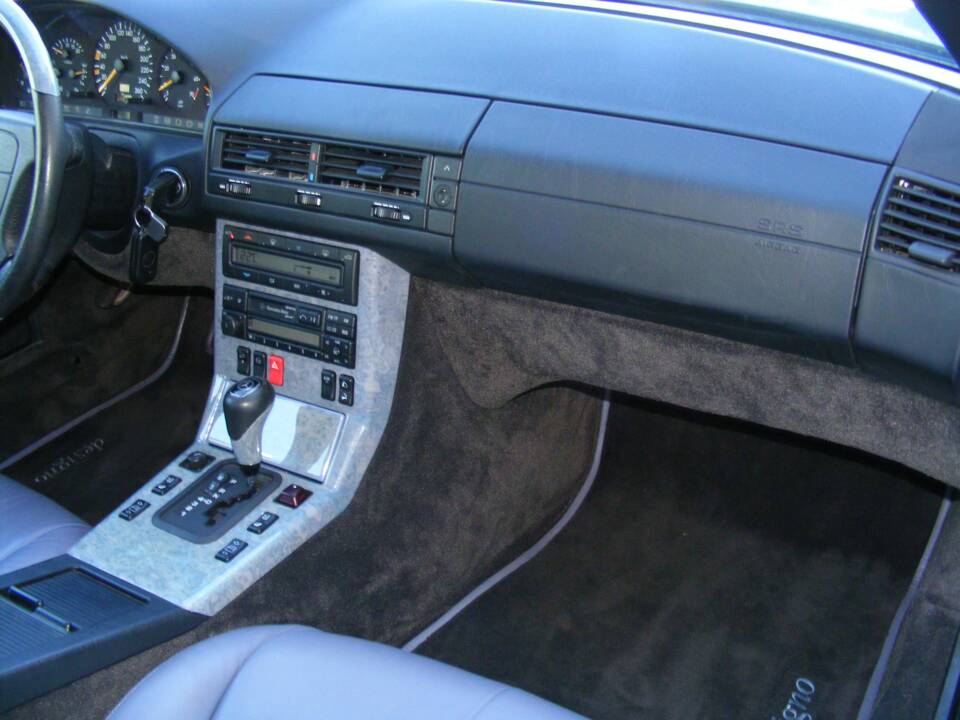 Immagine 13/39 di Mercedes-Benz SL 320 (1997)